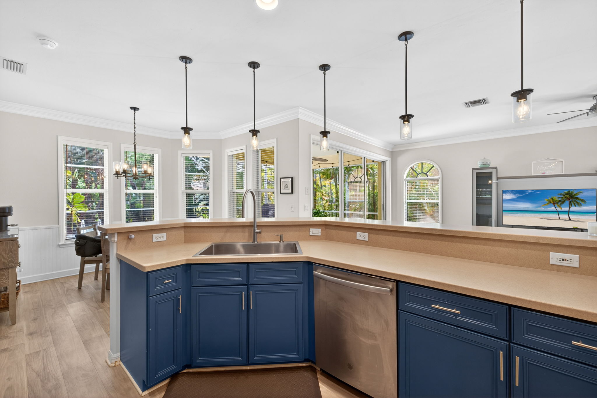 Kitchen 3 of 3