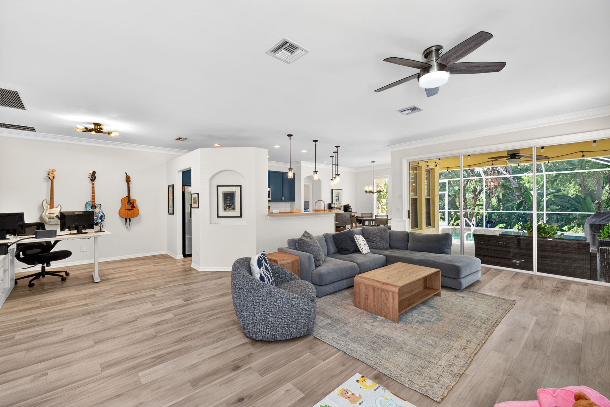 Living Room 1 of 5