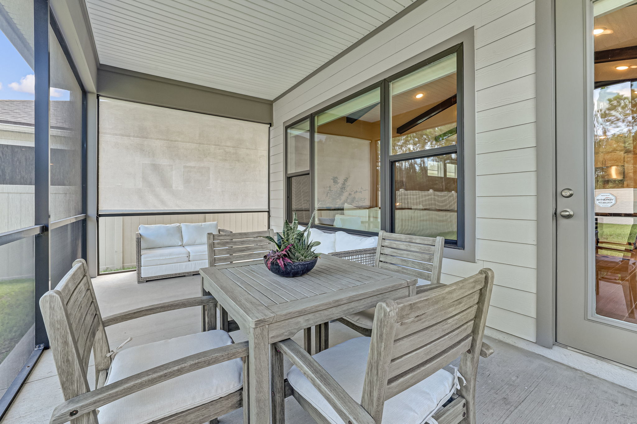 Screened-in Porch