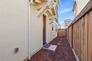 047_F8_9865 Seawind Wy