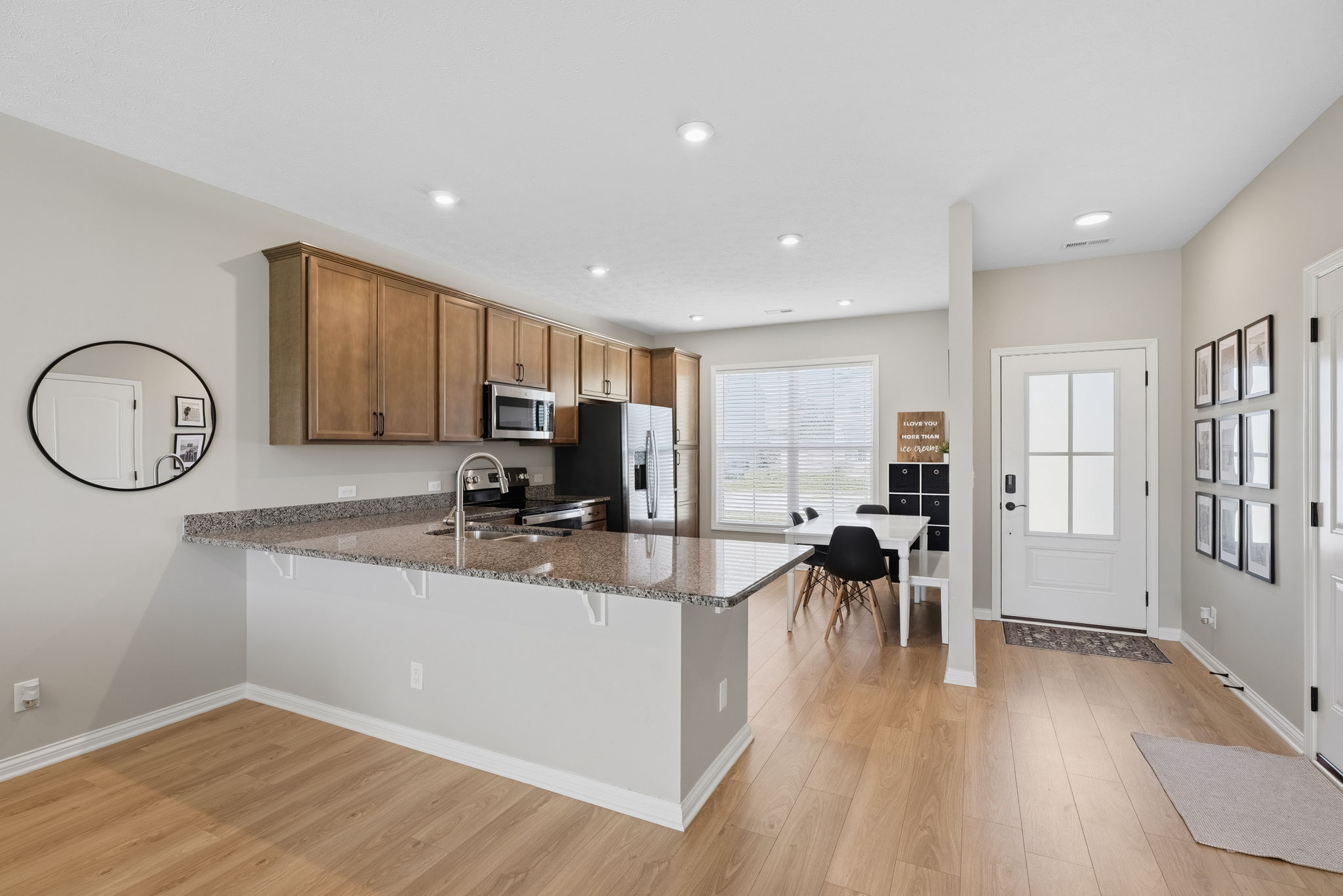 Kitchen/Breakfast Bar
