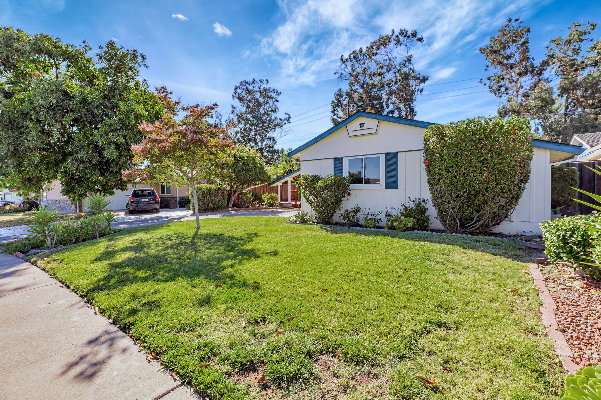 003_987 Selby Ln  San