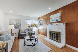 013_987 Selby Ln  San