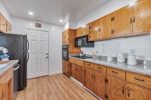 015_987 Selby Ln  San
