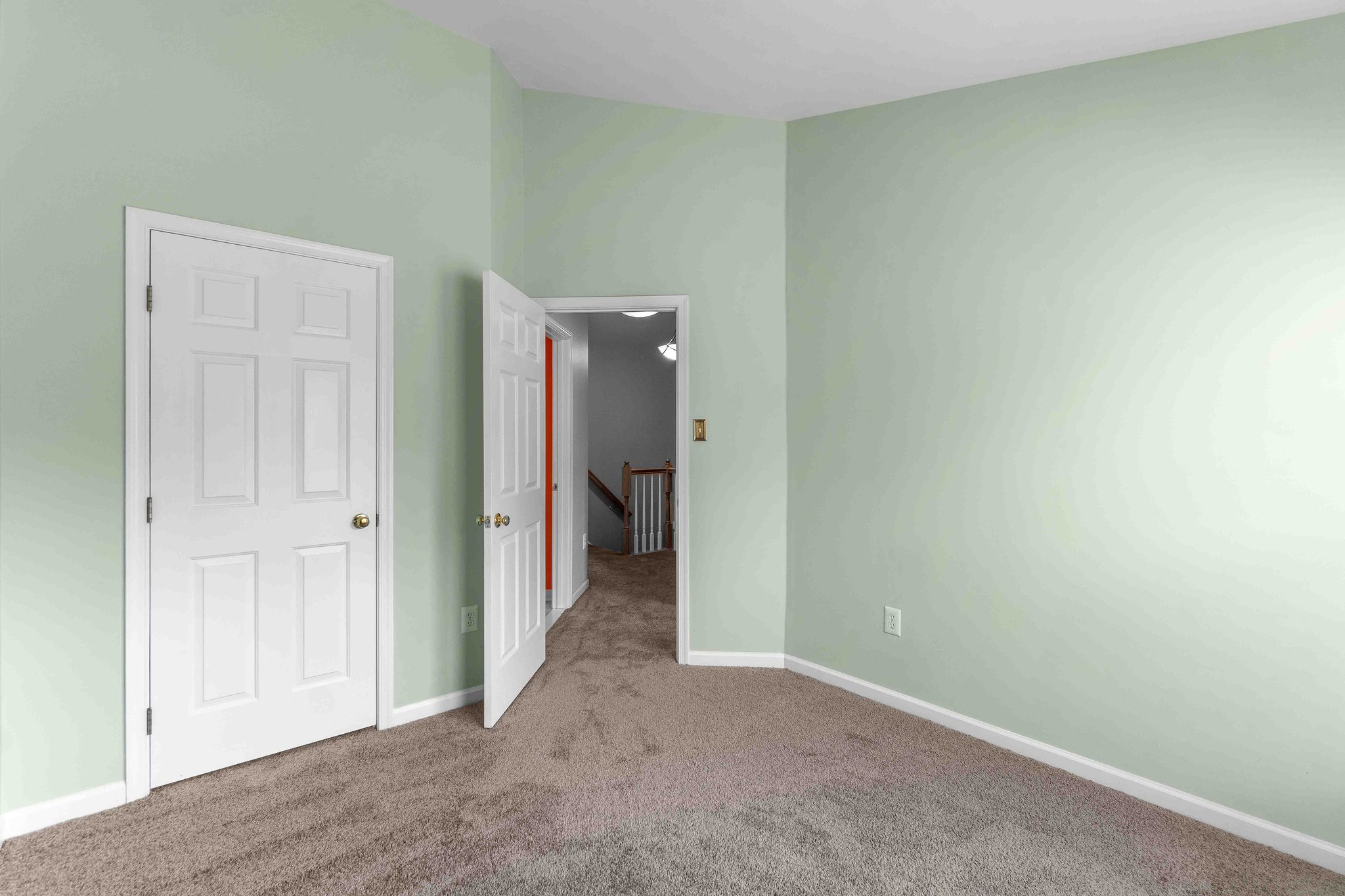 22. Upper bedroom.jpg