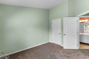 21. Upper bedroom.jpg