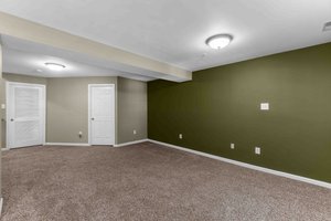 31. Family room.jpg