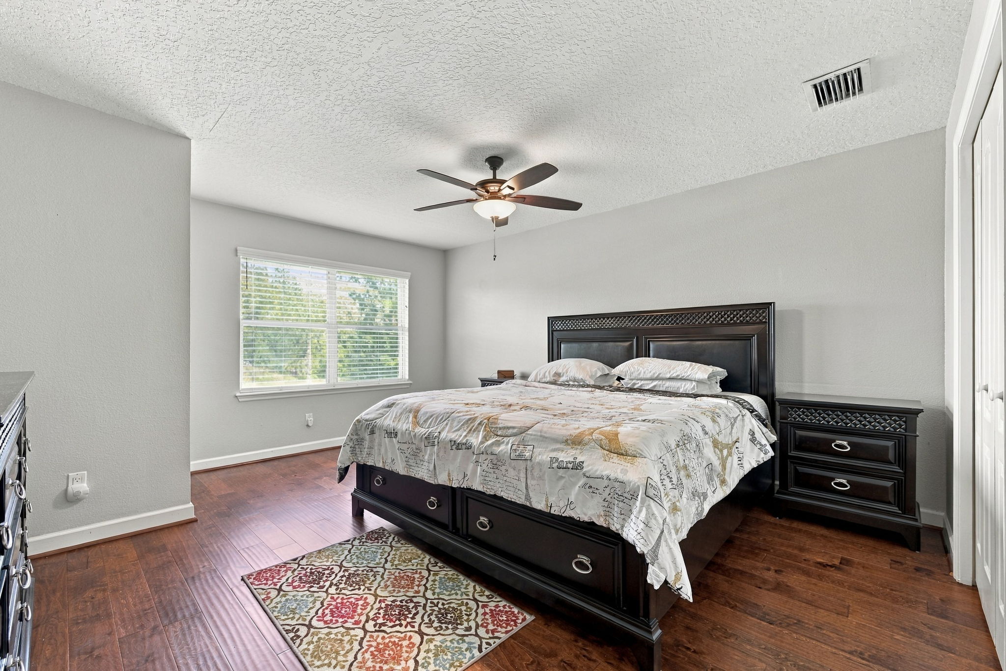 Upper Level Guest Bedroom6a