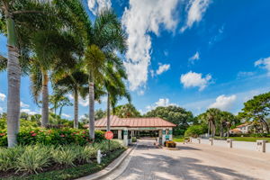 2-Bayou Club Gated Entry