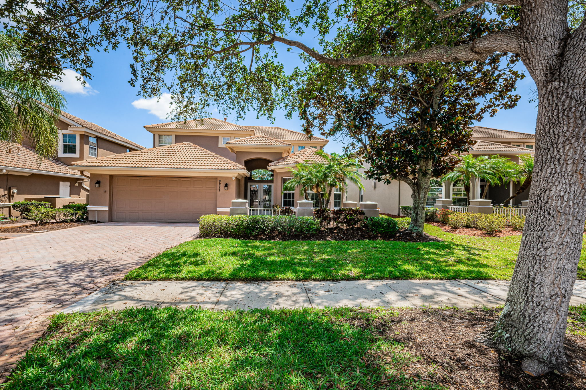 Front Exterior15