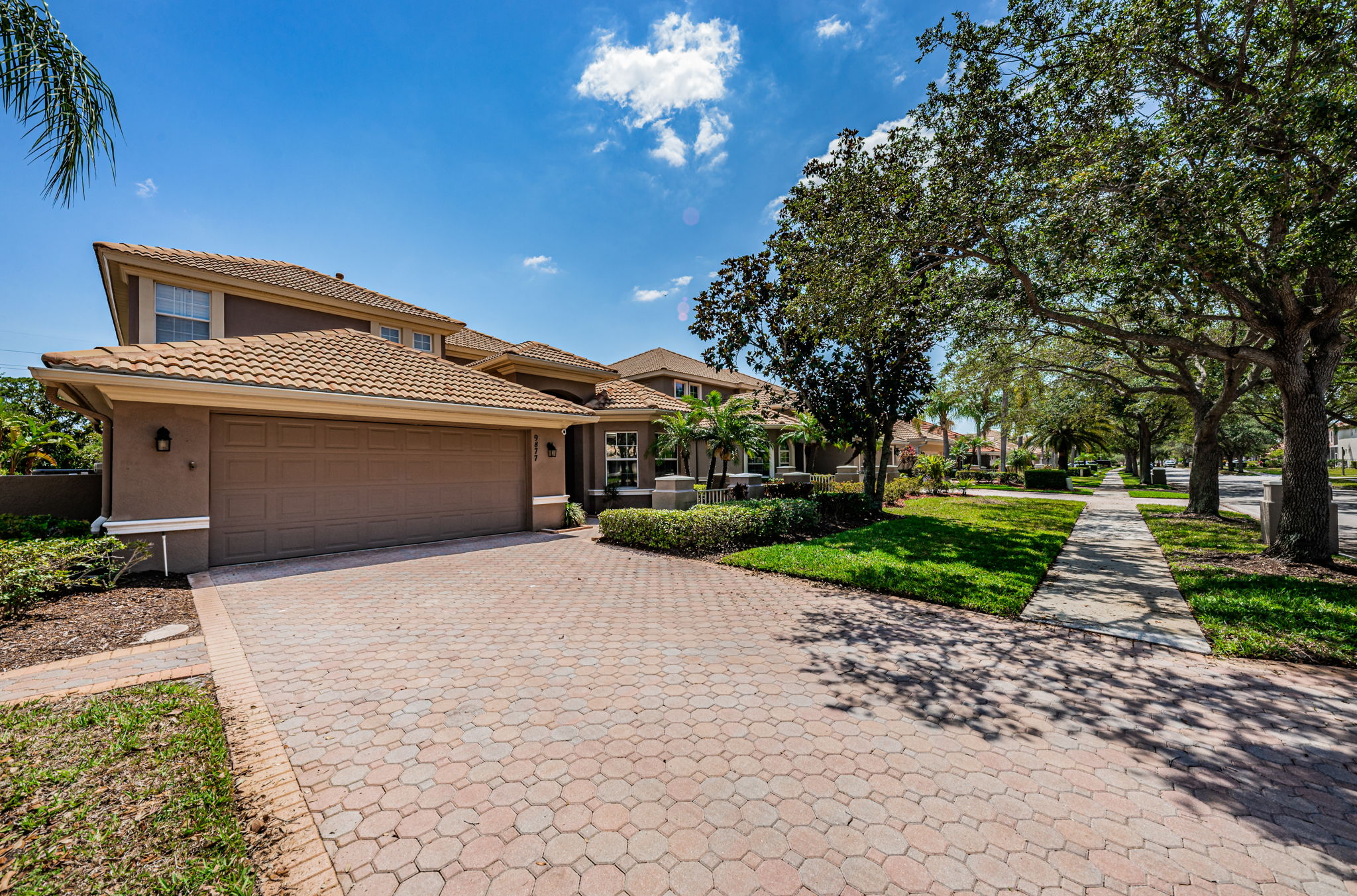 Front Exterior11