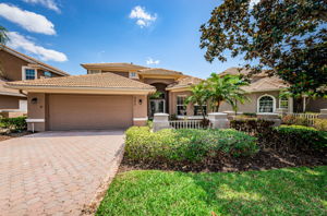 Front Exterior12