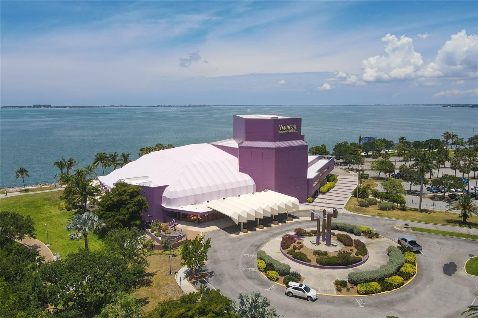 Walk to Van Wezel Performing Arts Center Concerts and Plays