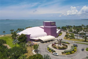 Walk to Van Wezel Performing Arts Center Concerts and Plays
