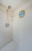 Master Bathroom 1b-5