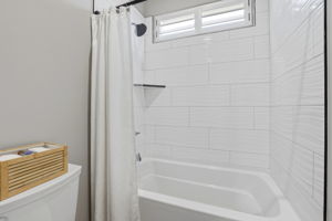 Bathroom 2(2)