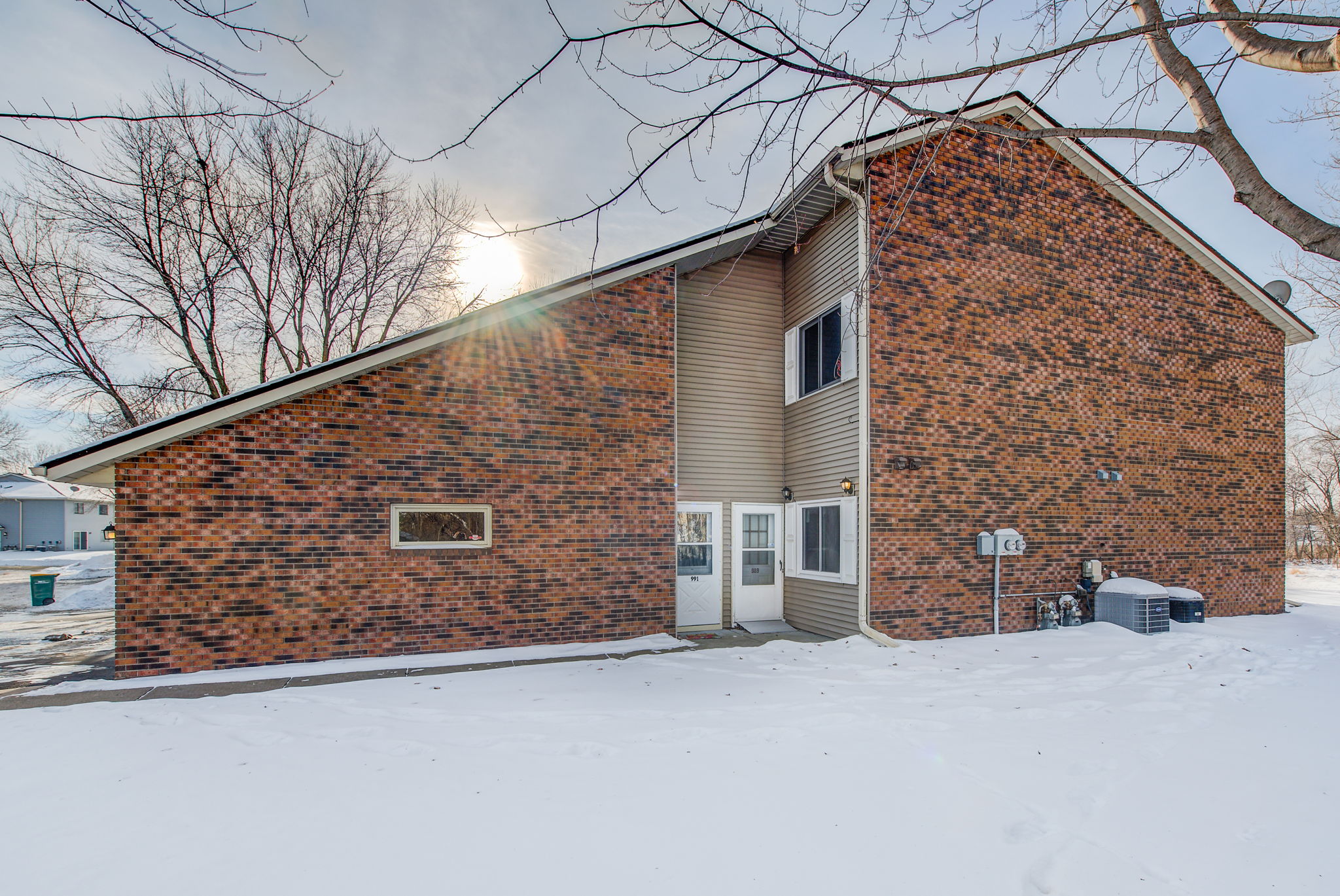  989 Pond View Ct, Vadnais Heights, MN 55127, US