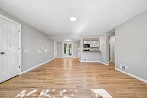 E 7th Ave-S1110-007.jpg