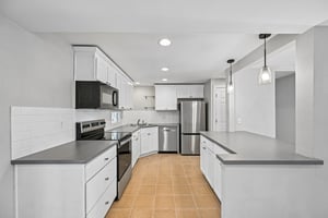 E 7th Ave-S1110-017.jpg