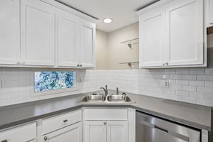 E 7th Ave-S1110-022.jpg