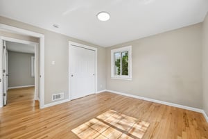 E 7th Ave-S1110-030.jpg
