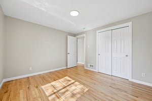 E 7th Ave-S1110-031.jpg
