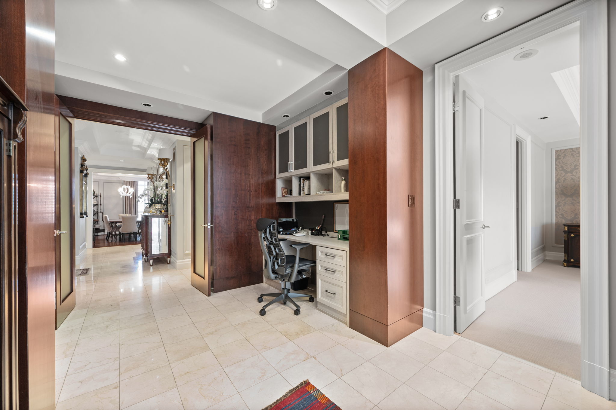 99 Avenue Rd Unit 1001 Toronto, ON M5R 2G5