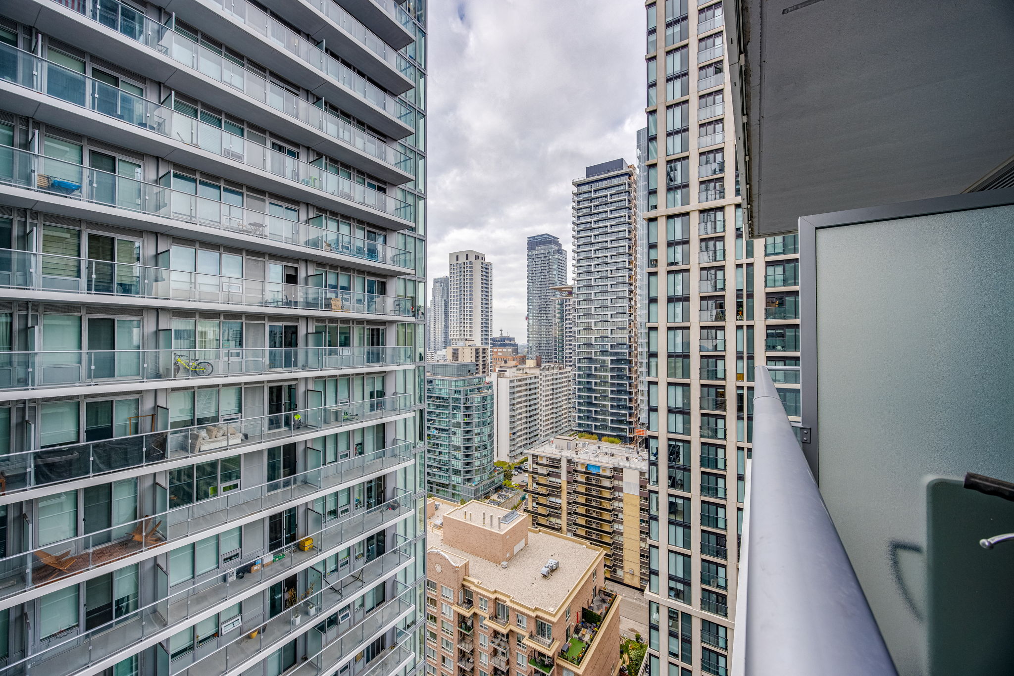 Toronto property showcase — delivered property photograph 24