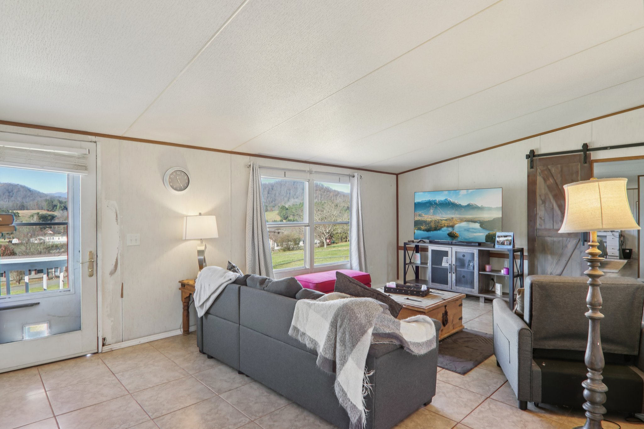 Colton Dr-S1811-008.jpg