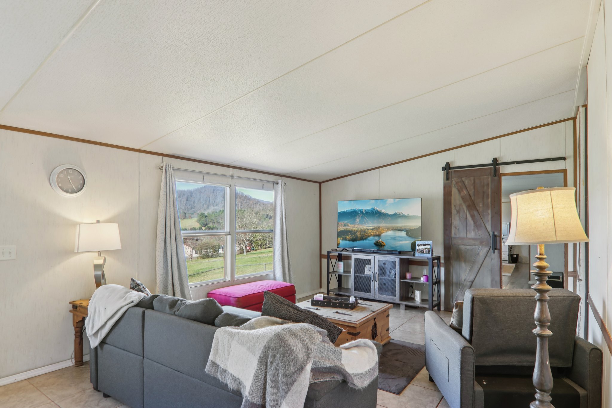 Colton Dr-S1811-009.jpg