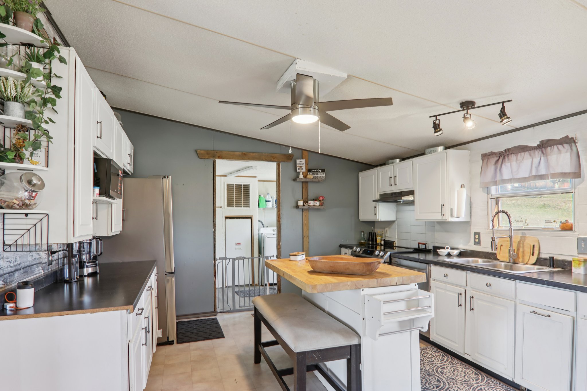 Colton Dr-S1811-013.jpg