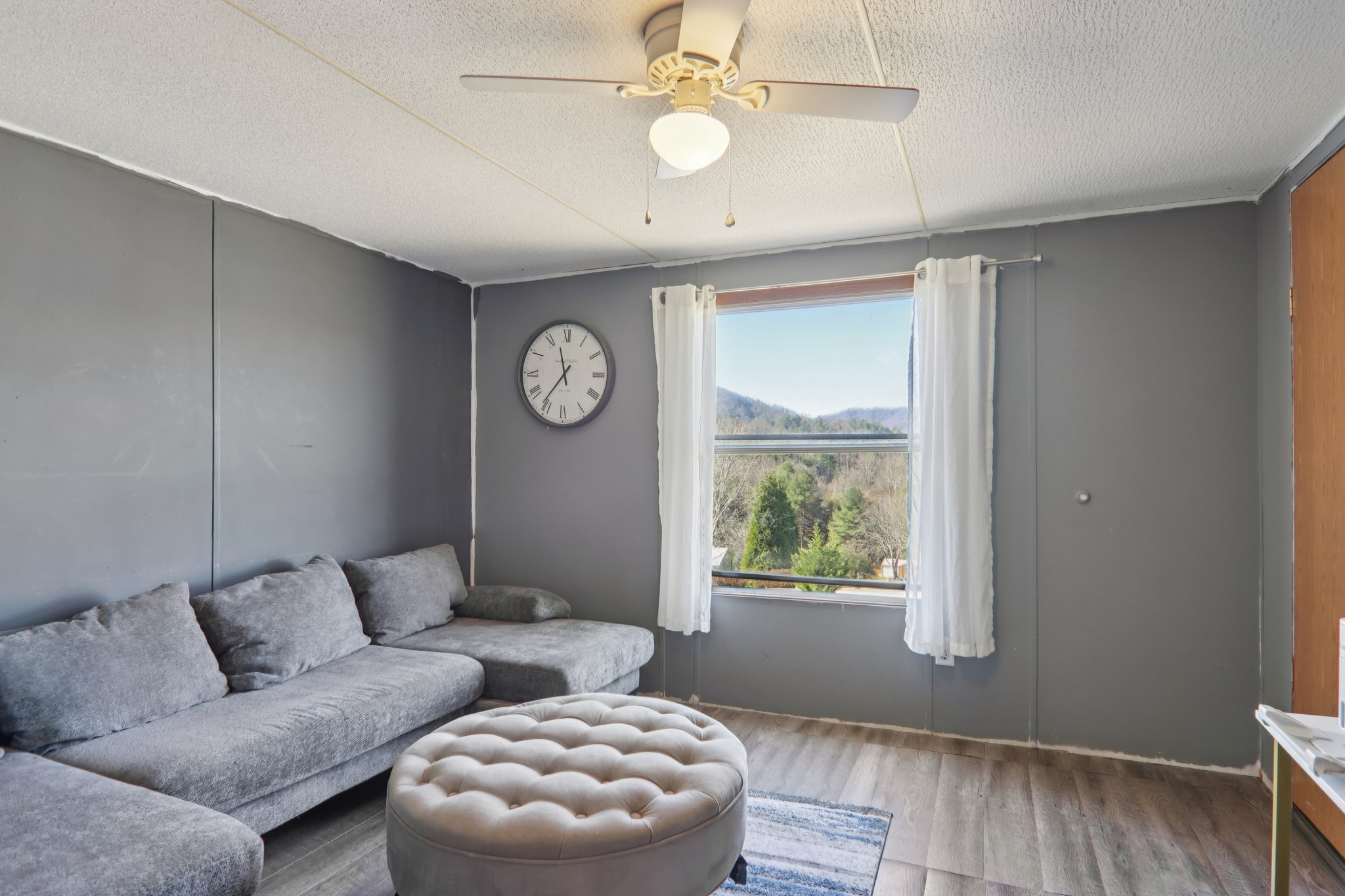 Colton Dr-S1811-034.jpg