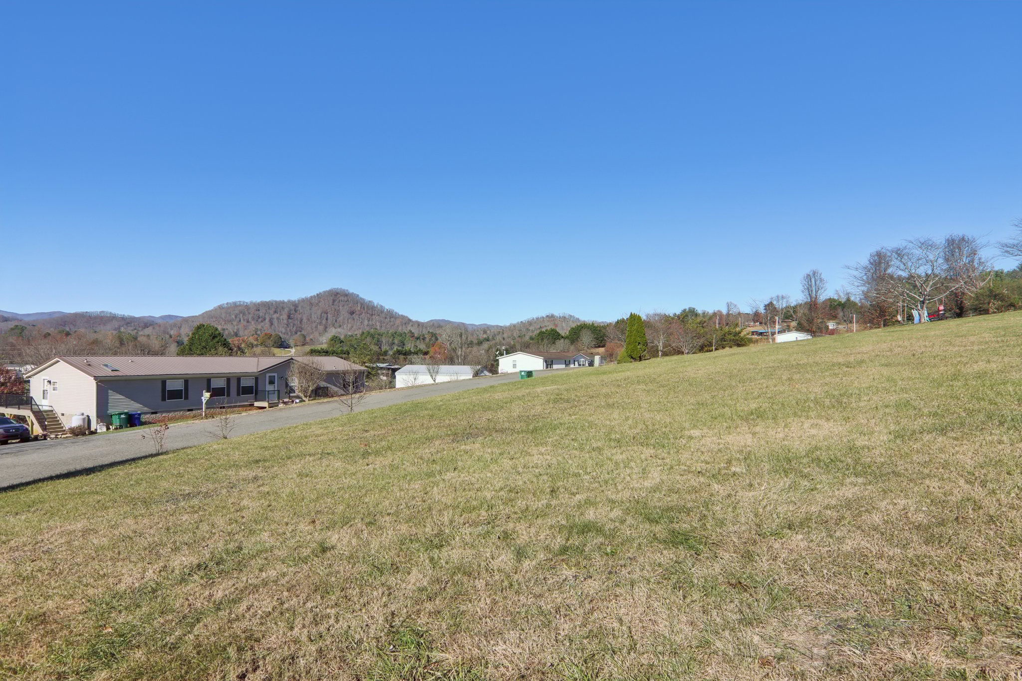 Colton Dr-S1811-043.jpg