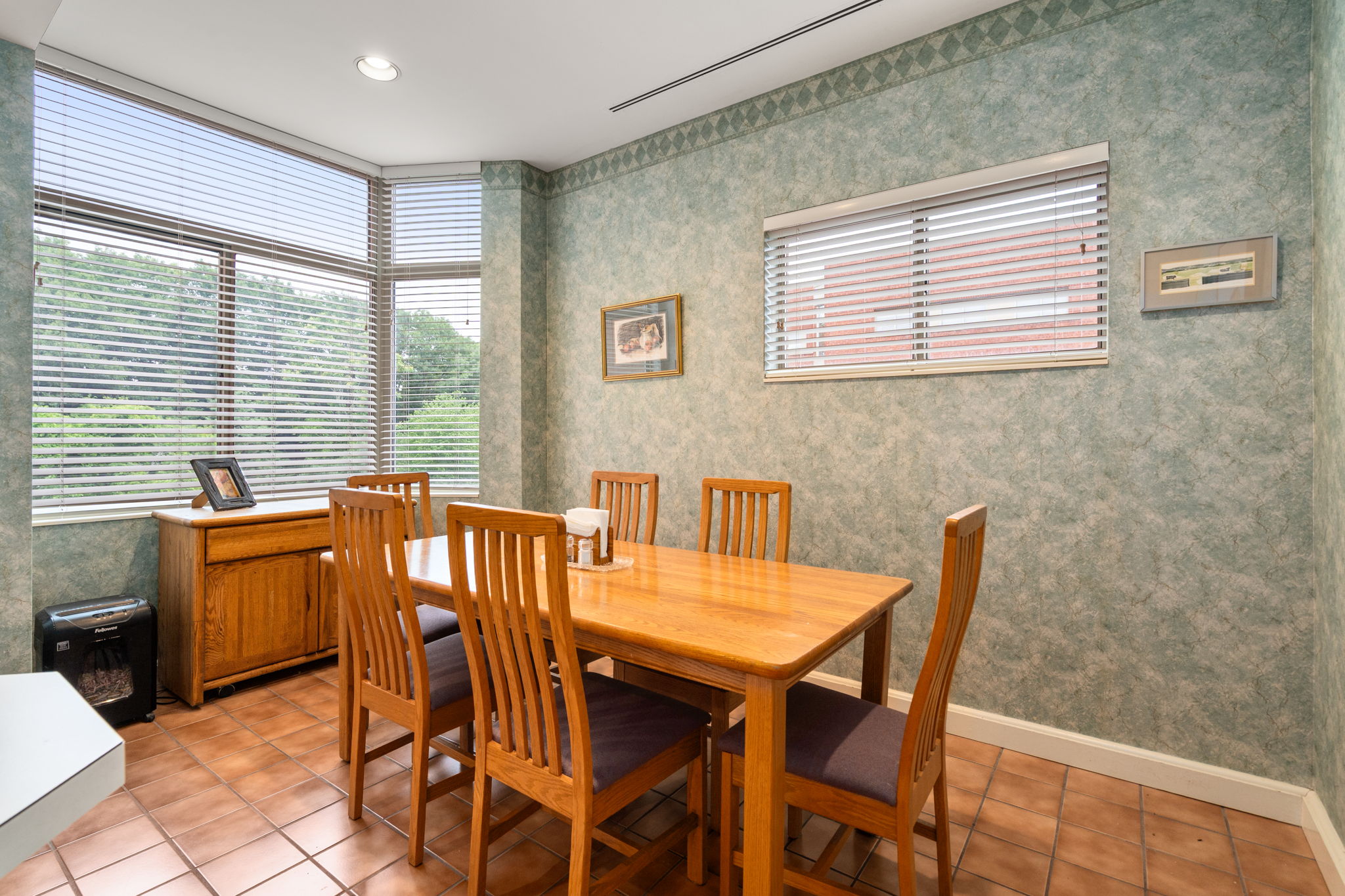 Image (33 of 41)