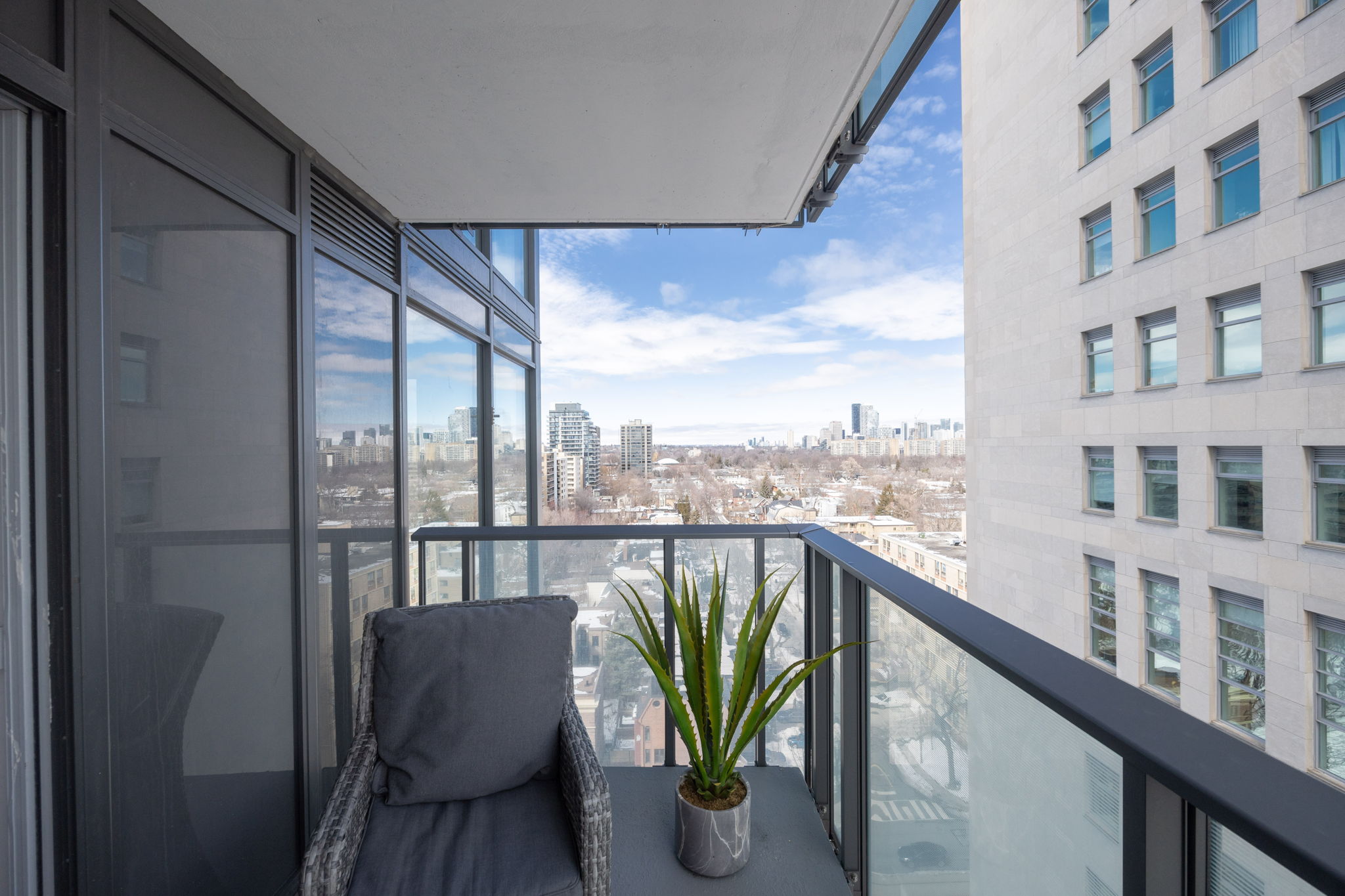 Toronto property showcase — delivered property photograph 34