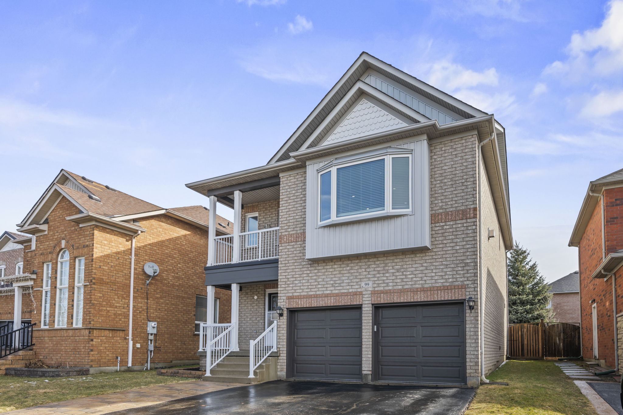 99 Gateway Dr Aurora, ON L4G 7S5
