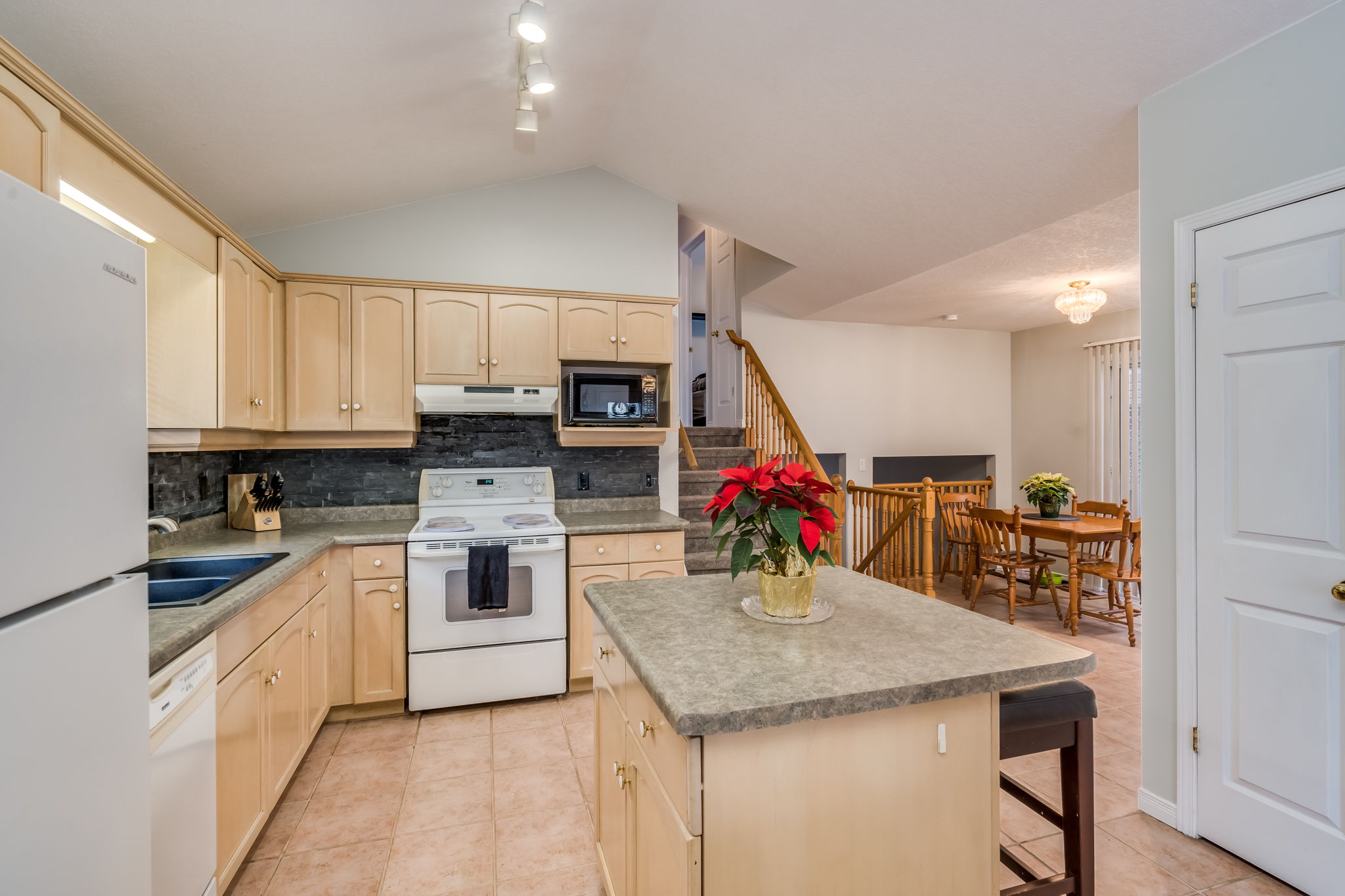 99 Glengarry Rd, Orangeville, ON L9W 5E4, US Photo 10