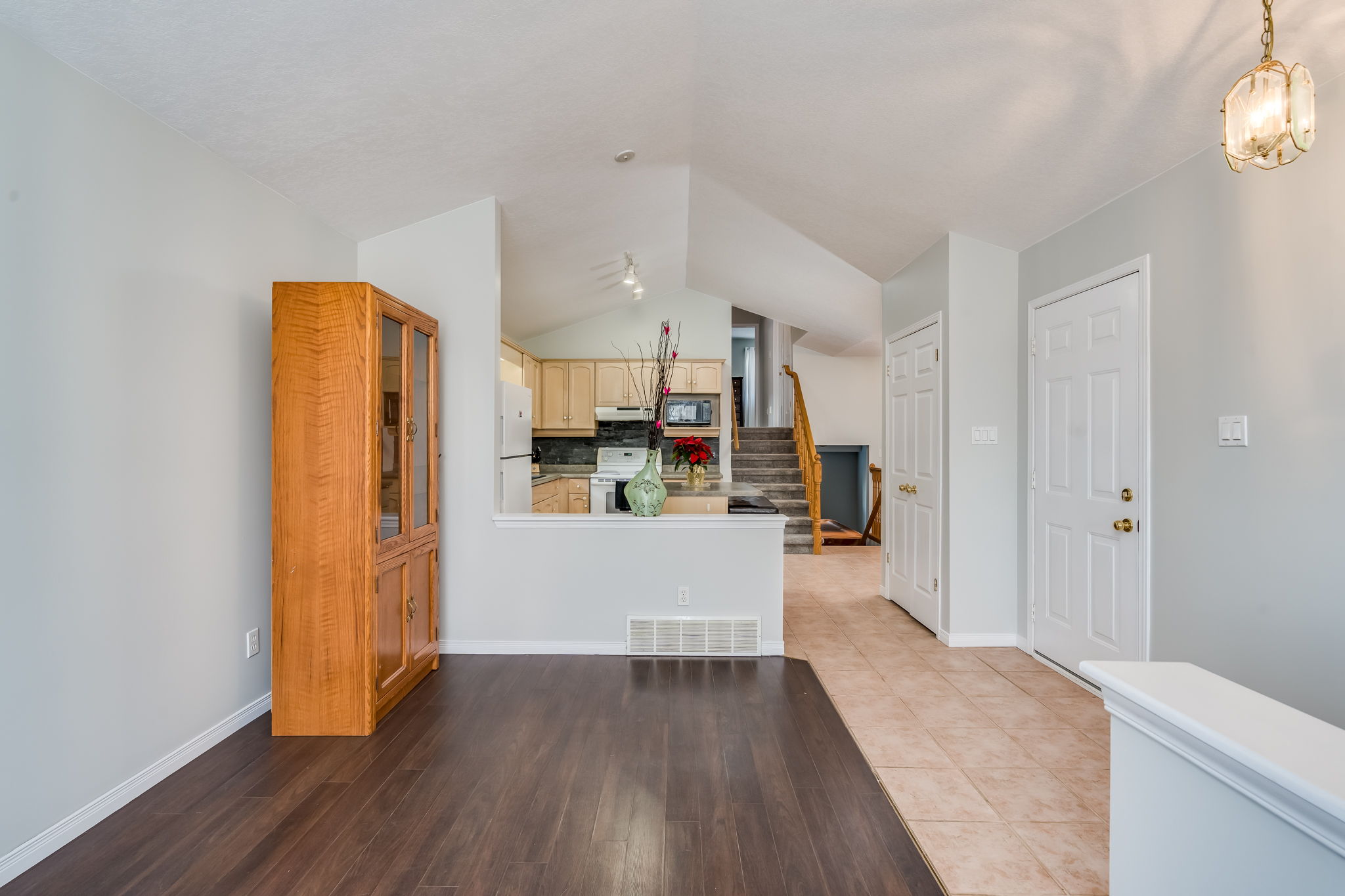  99 Glengarry Rd, Orangeville, ON L9W 5E4, US Photo 13