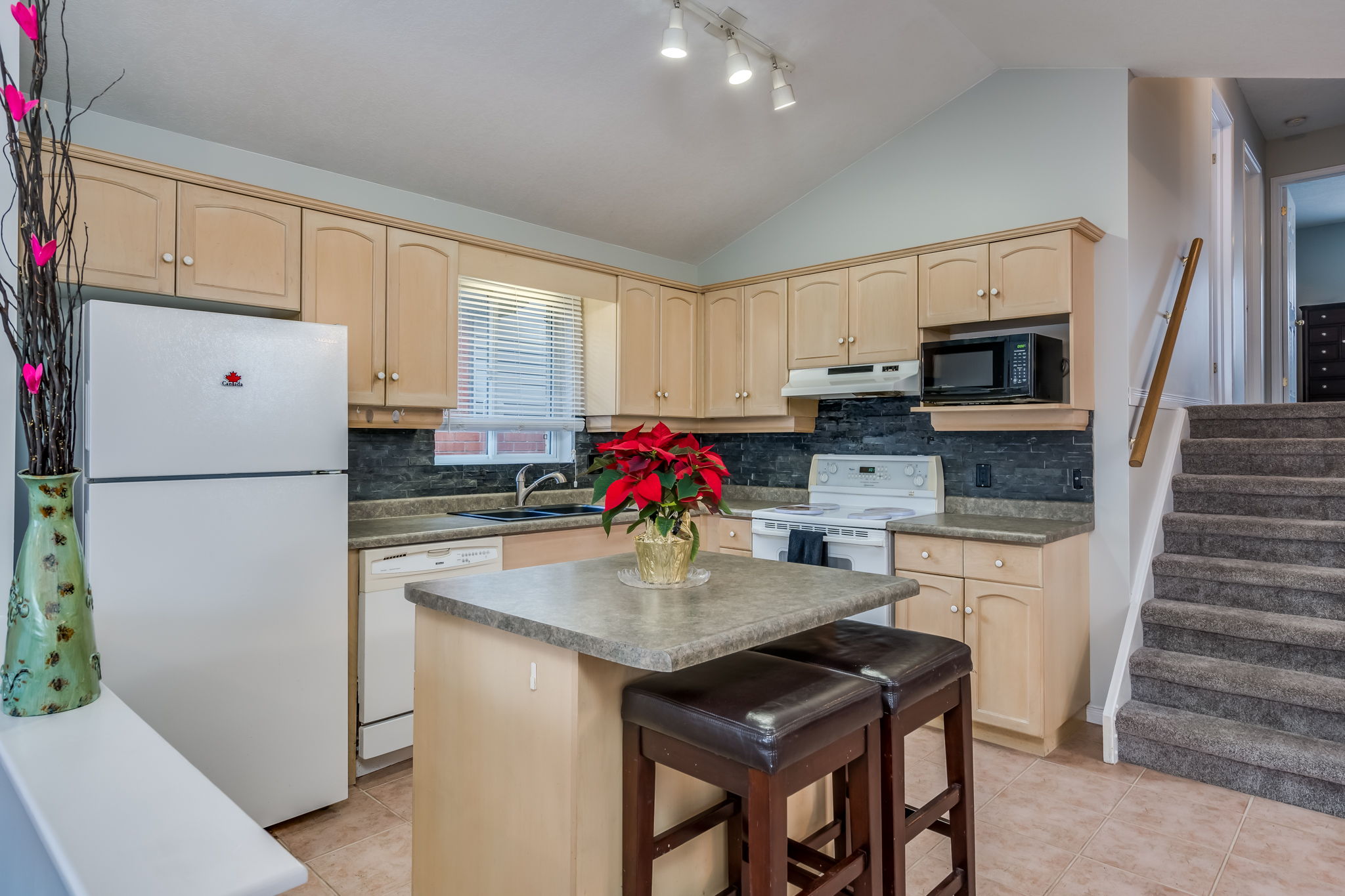  99 Glengarry Rd, Orangeville, ON L9W 5E4, US Photo 7