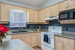  99 Glengarry Rd, Orangeville, ON L9W 5E4, US Photo 7