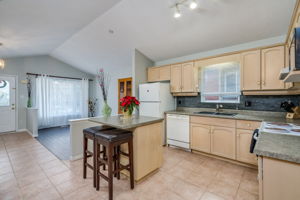  99 Glengarry Rd, Orangeville, ON L9W 5E4, US Photo 8