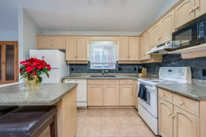  99 Glengarry Rd, Orangeville, ON L9W 5E4, US Photo 5
