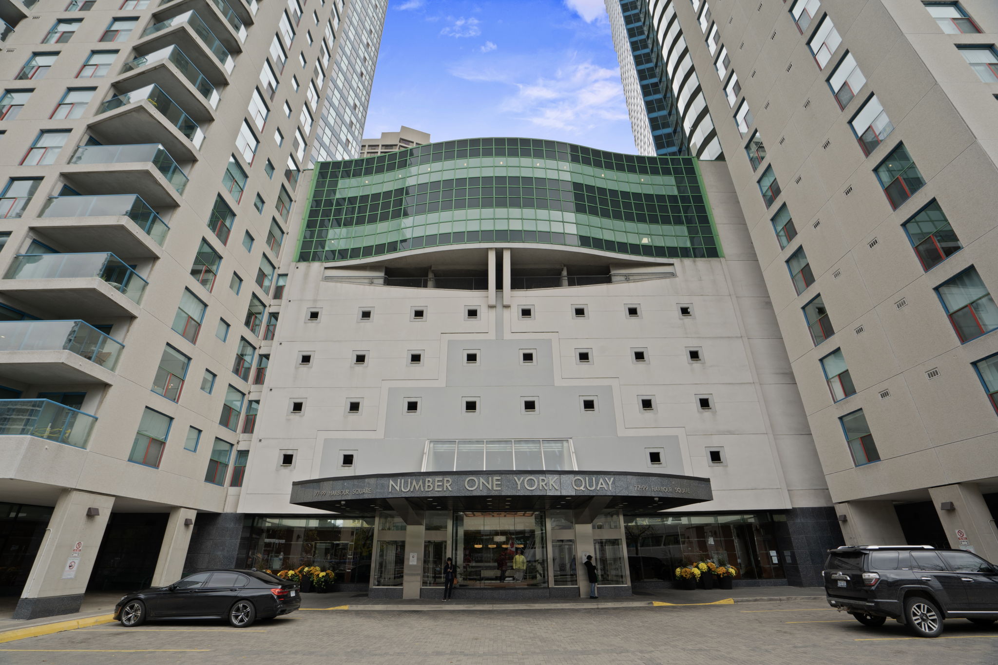 99 Harbour Square Unit 3212 Toronto, ON M5J 2H2