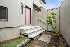 Exterior (1 of 4)