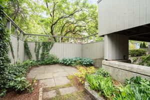 Exterior (2 of 4)