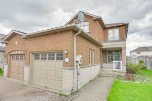 99 Leslie Ave, Barrie ON