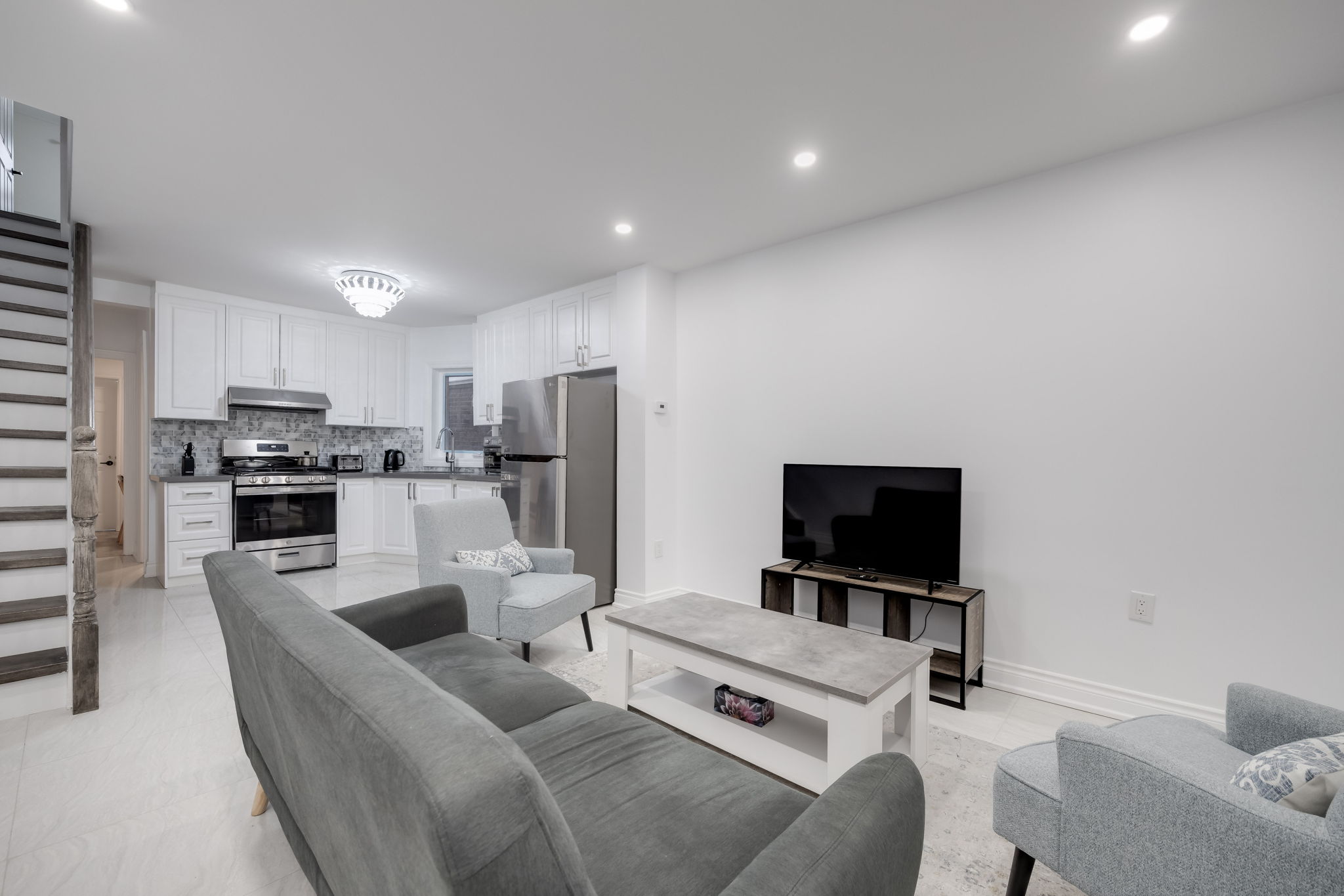 Toronto property showcase — delivered property photograph 3