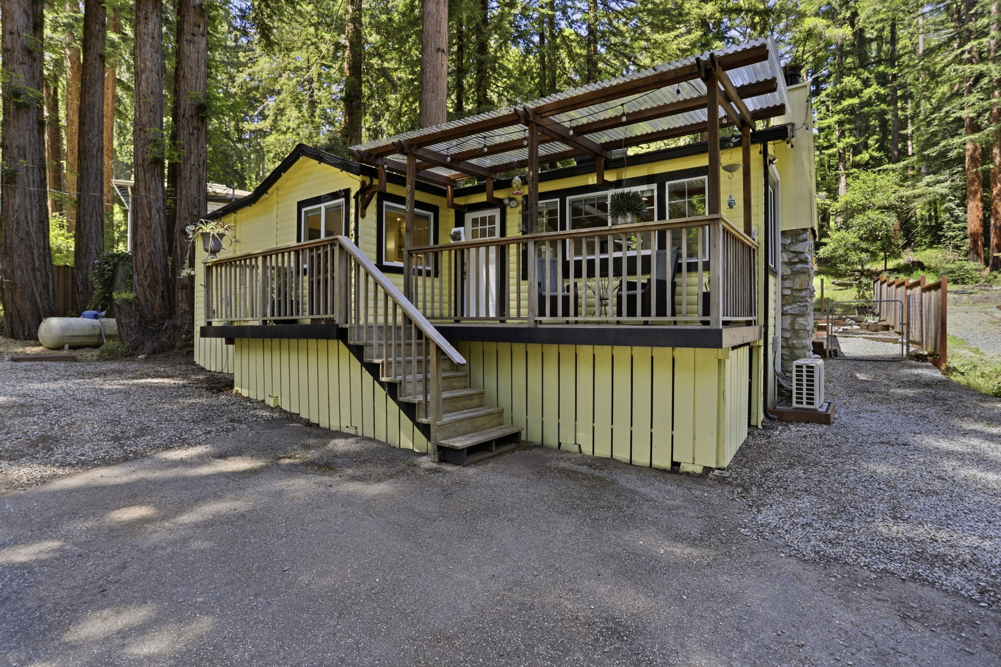 003_F8_990 Creek Dr