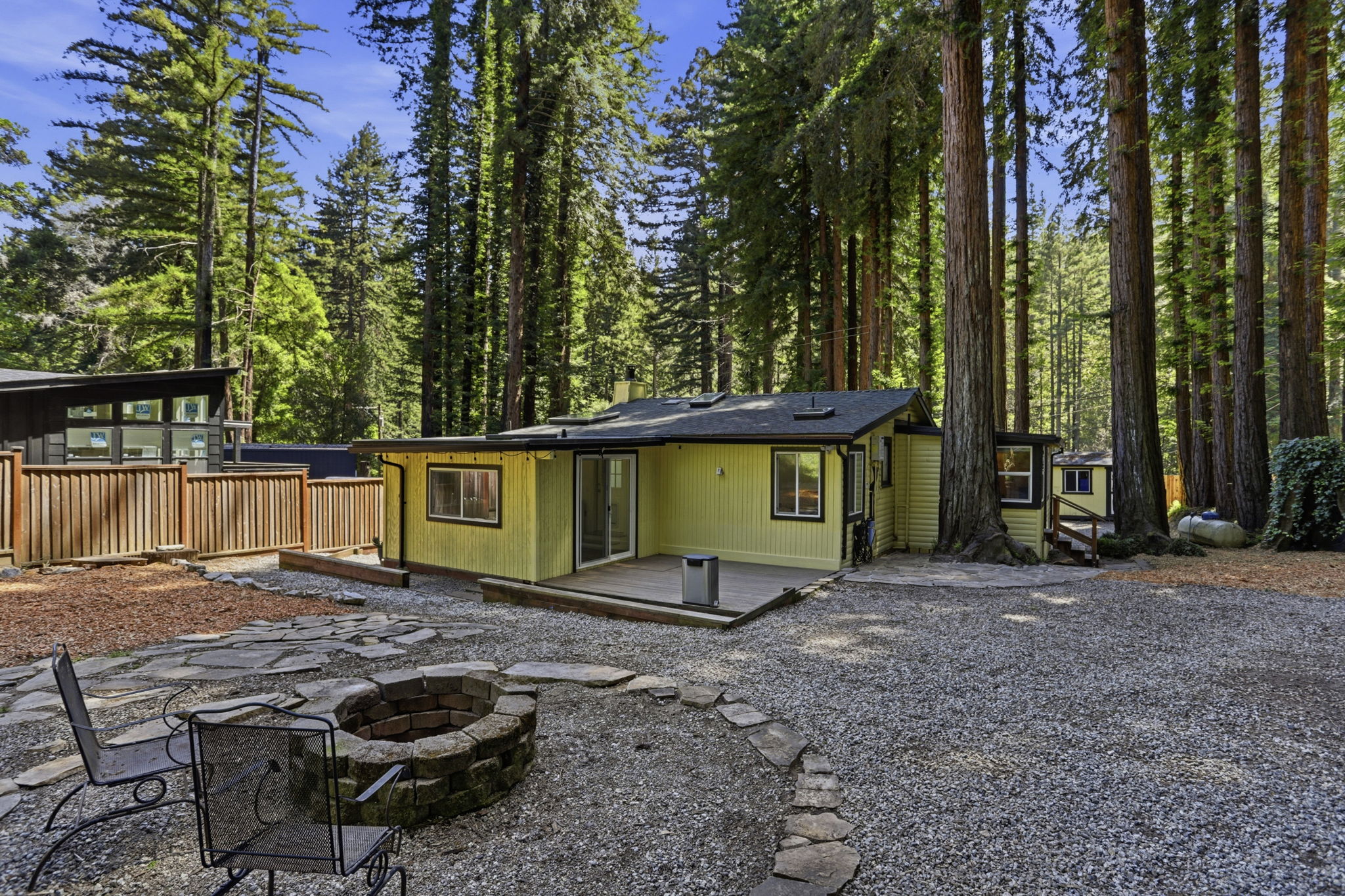 036_F8_990 Creek Dr