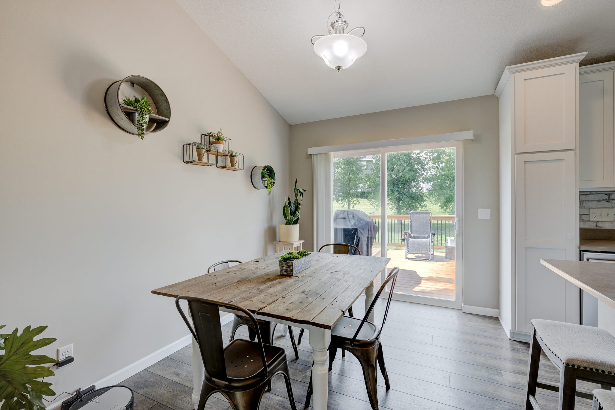 8 Dining room